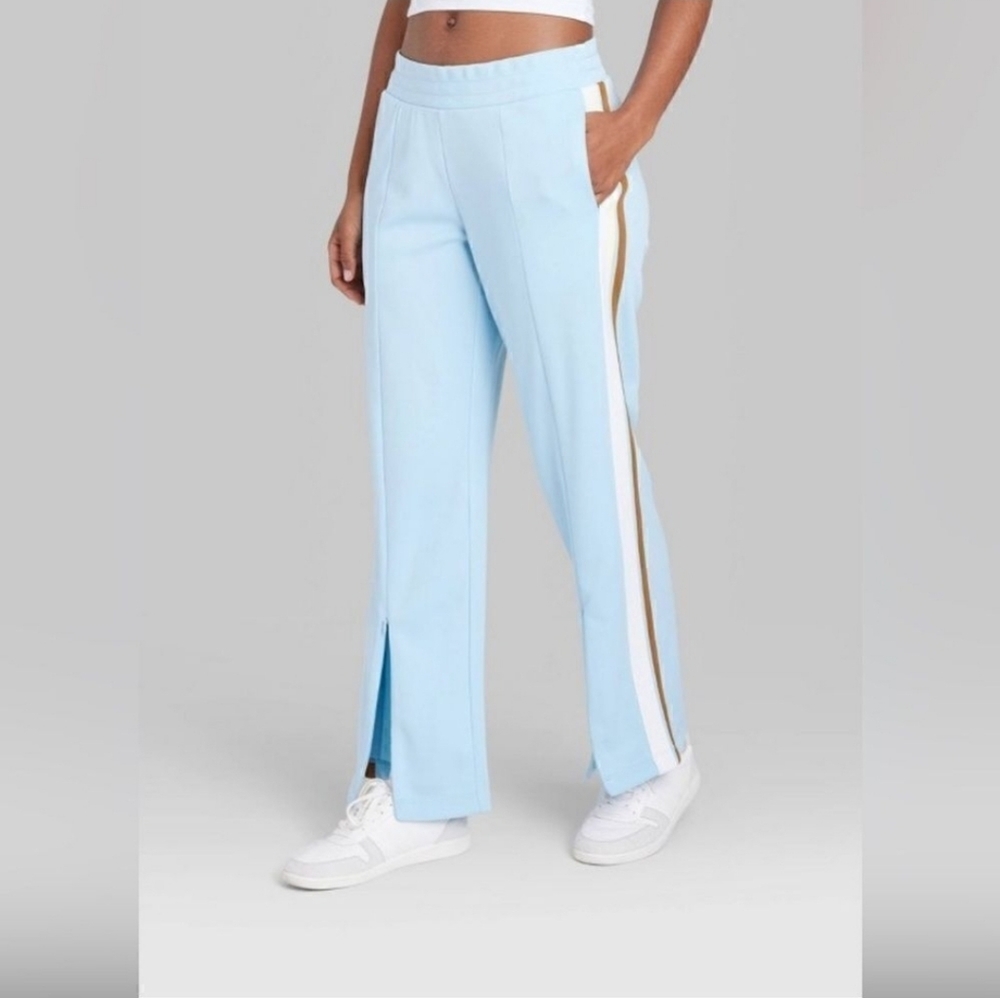 💰⏳️Light Blue Women's Track Pants With Brown And White Stripes NWOT Size Medium